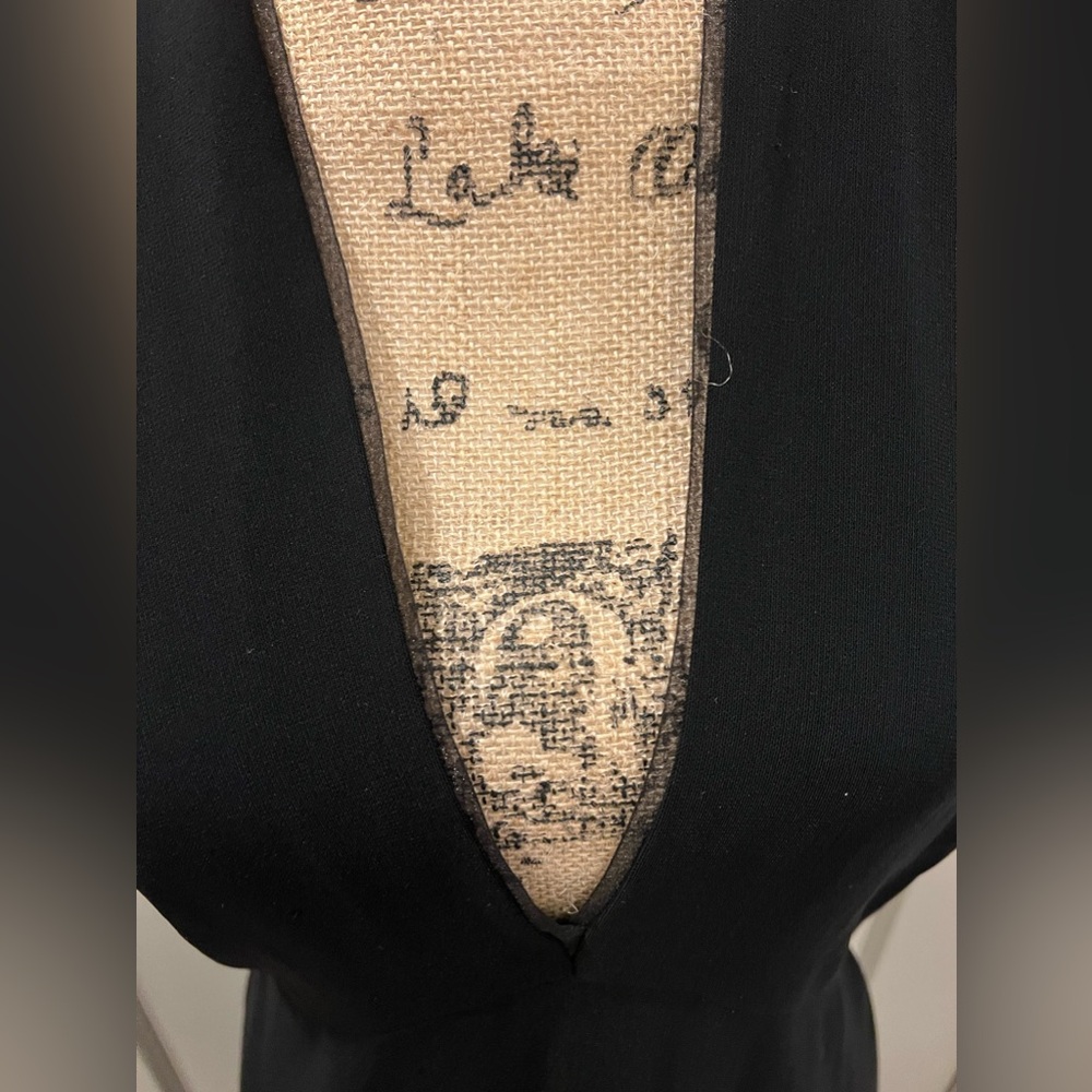 Size 12 vintage black Elie Tahari dress, wore once - Picture 3 of 3